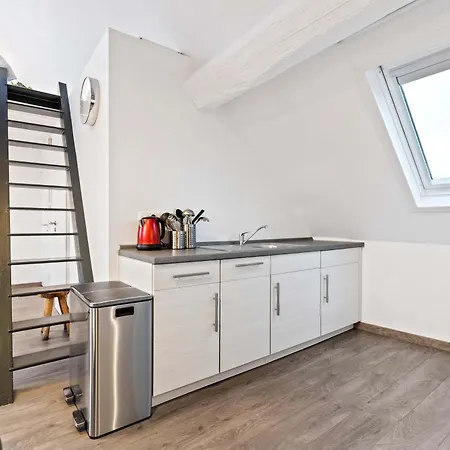 Modern Loft With Washer Smart Tv & Near Attractions Apartment *